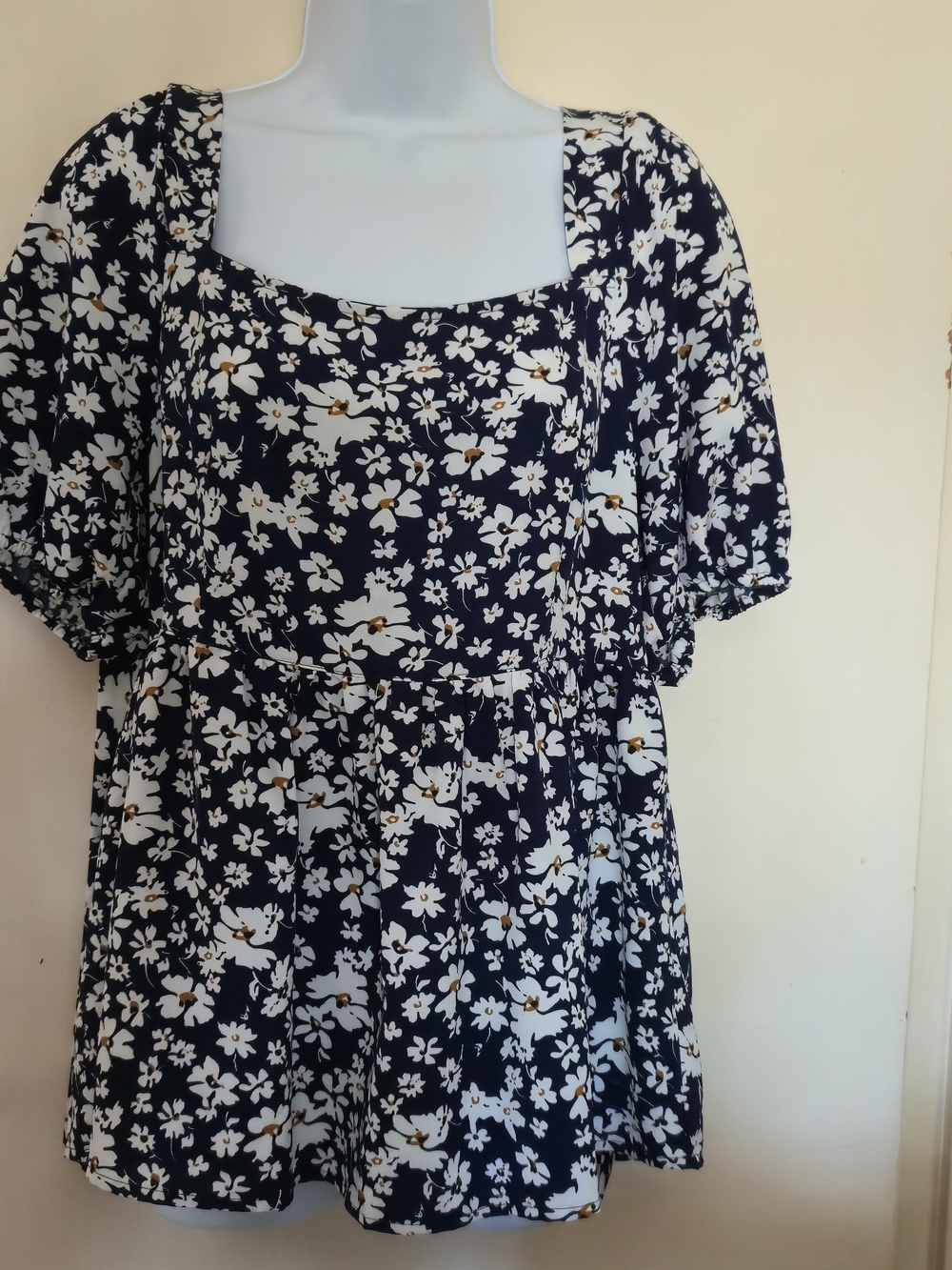 Kori- Navy & White- Floral- Square Neck- Peplum Top- Blouse- Tunic- Size Large